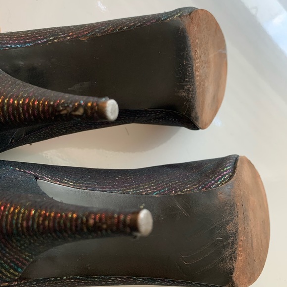 Rare VTG Rainbow Metallic Striped Pumps 🌈 - Picture 11 of 11